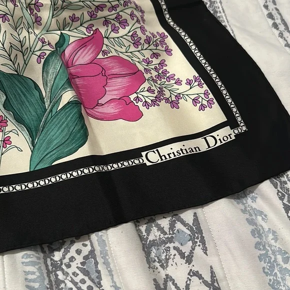 {EUC} CHRISTIAN DIOR floral scarf